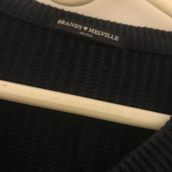 Brandy Melville V-neck Sweater - Picture 4 of 6